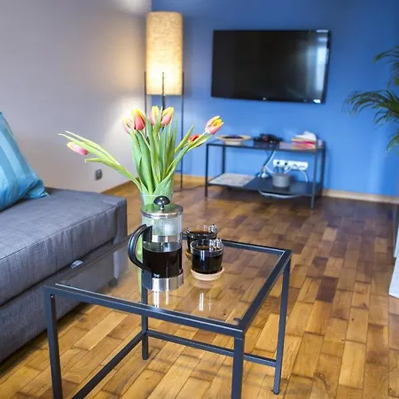 Great Location In Old Town, Train Station 2 Min!